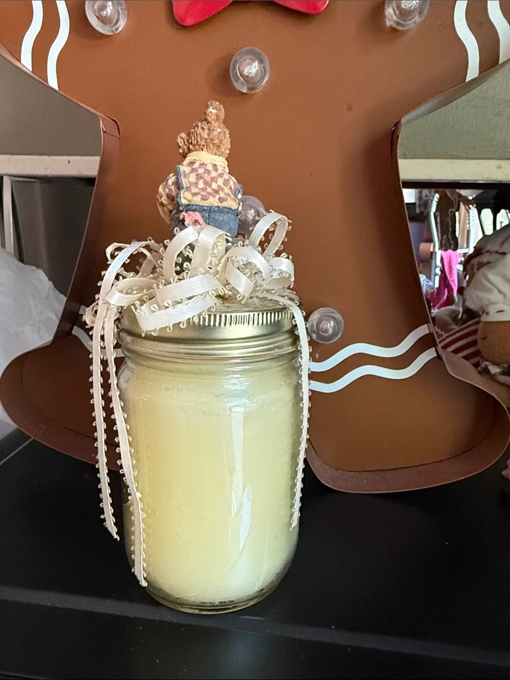Hand-Poured Cream Soy Oatmeal Honey Candle Jar with Decorative Bear Lid
